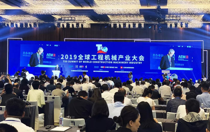 双喜临门！星空官方网站囊括两项工程机械行业大奖